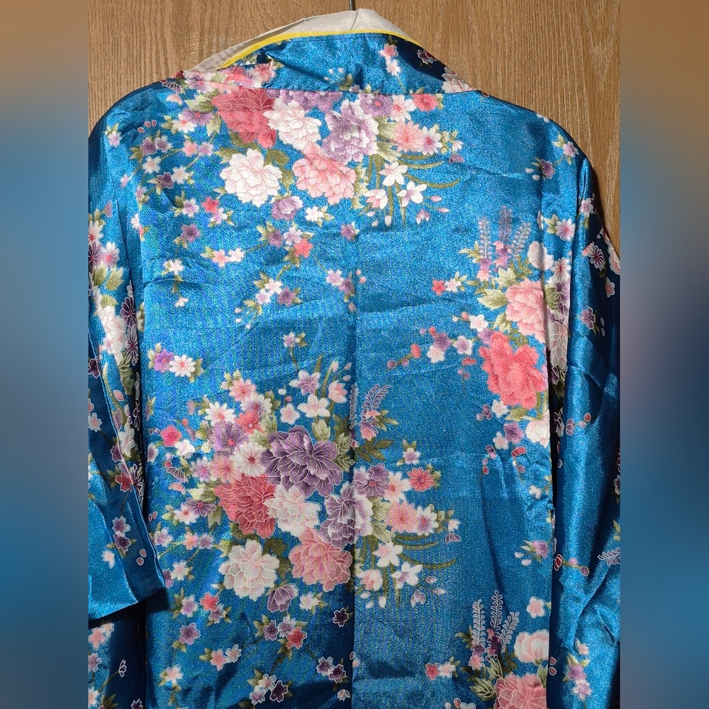 Women Blue Satin Floral Kimono Robe 23"×46" ** No Belt - Picture 5 of 11